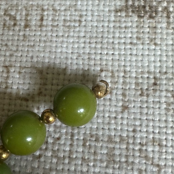 1940s Vintage Bakelite 15” Long Green Necklace Choker - Picture 3 of 4